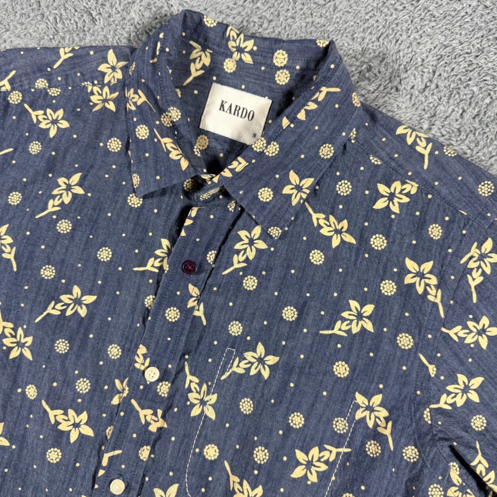 Kardo Button Shirt Mens Medium Blue Floral All Over Print Short Sleeve Cotton